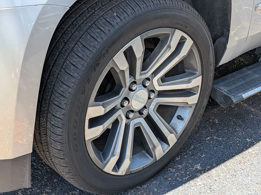 Used 2018 Silver GMC Denali image 7
