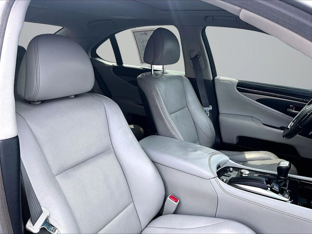 Used 2014 Silver Lexus 460 image 7