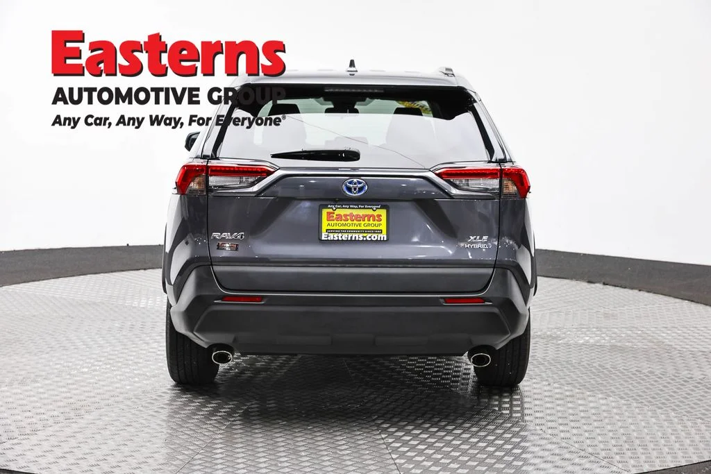 Used 2021 Gray Toyota XLE image 6