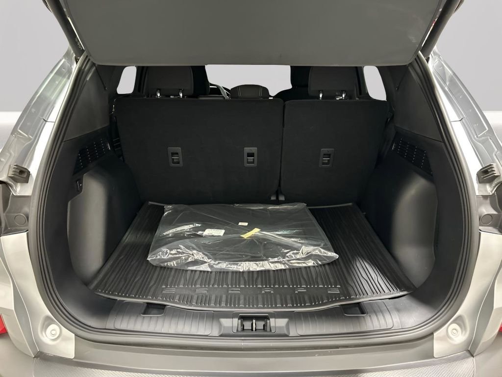 Used 2024 Silver Metallic Ford Active image 31