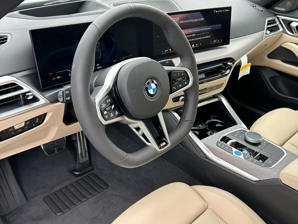 New 2026 Cape York Green Metallic BMW xDrive40 image 13