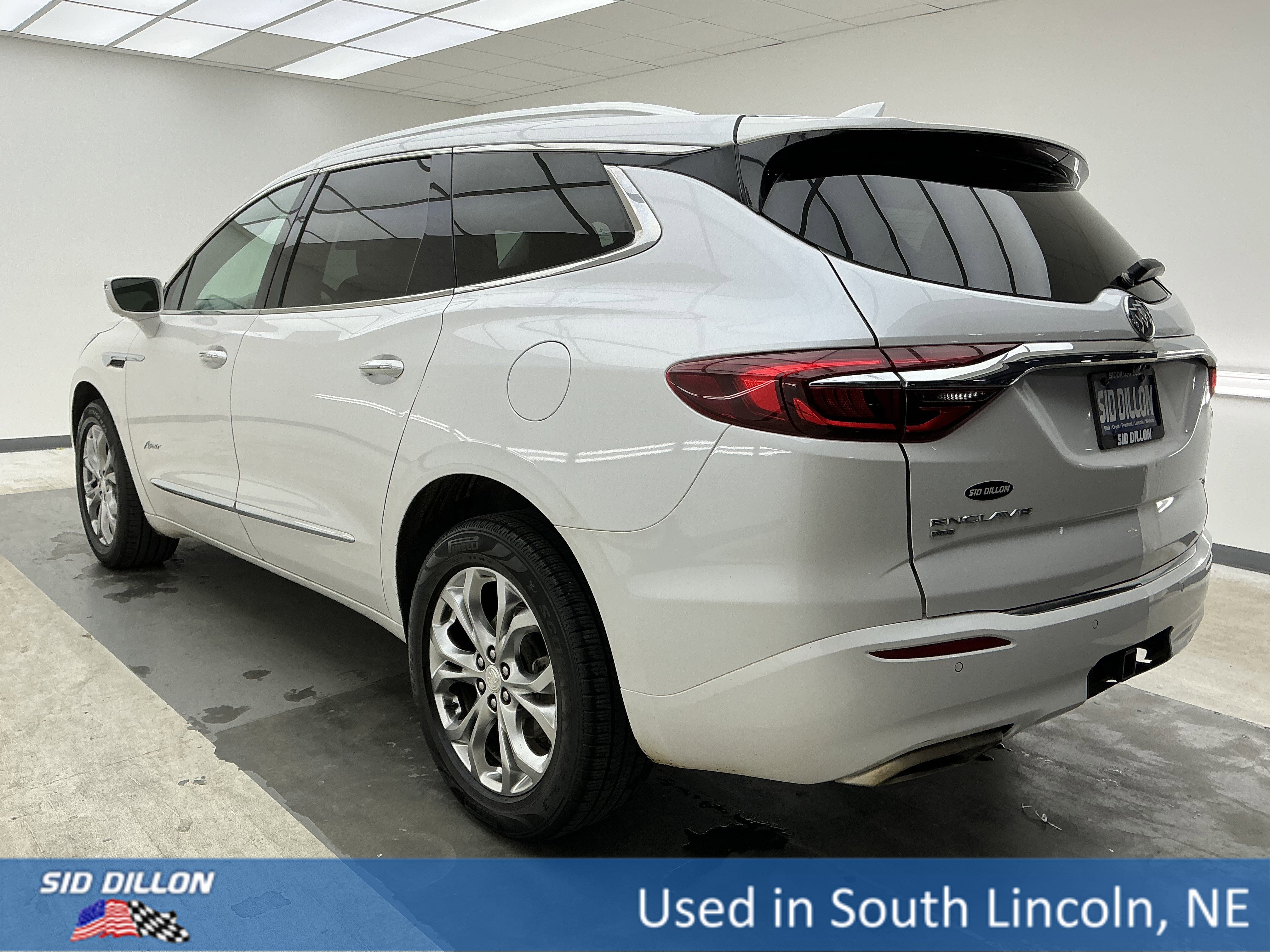 Used 2020 White Frost Tricoat Buick Avenir image 6