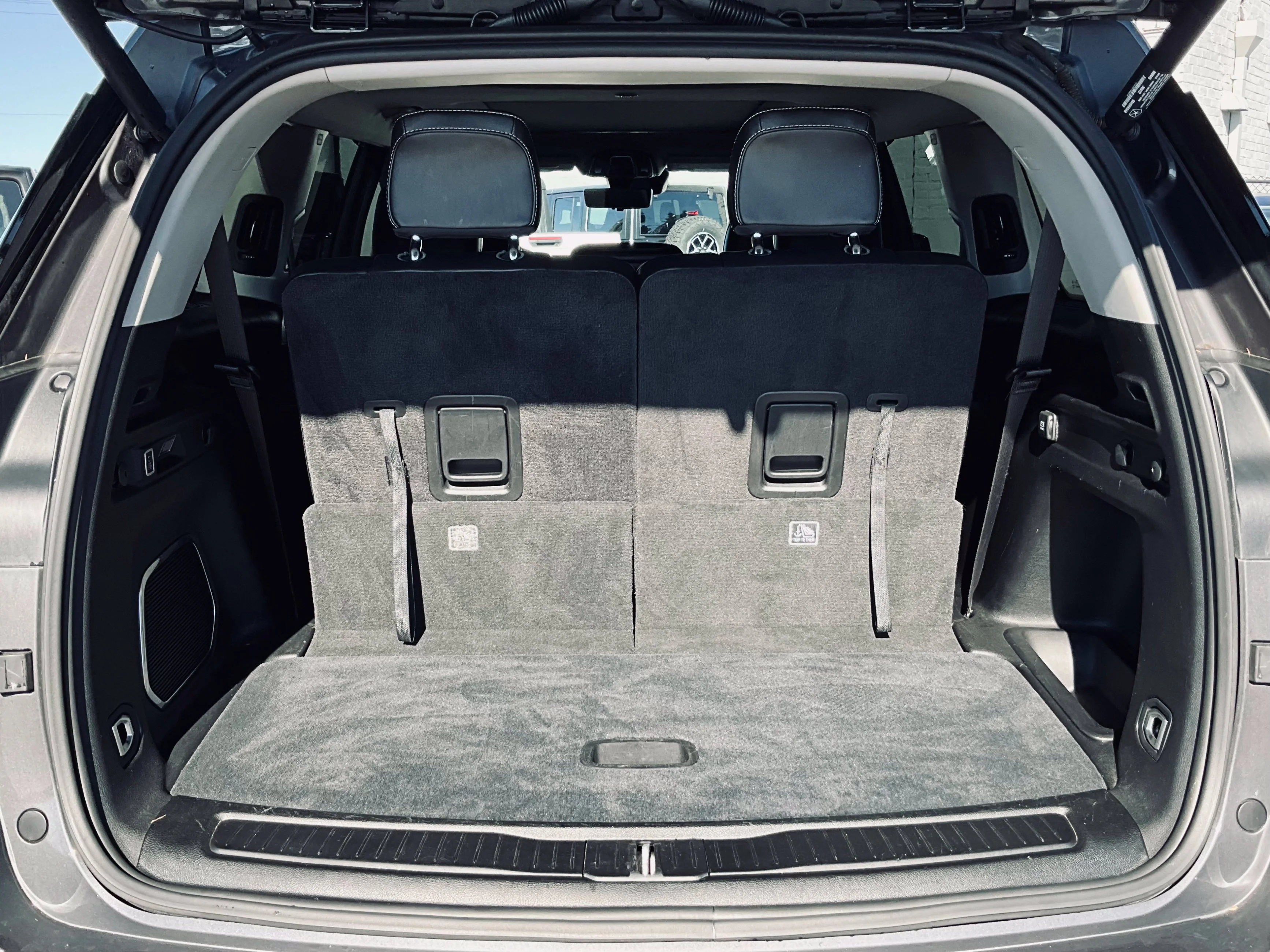 Used 2023 Gray Jeep Limited image 23