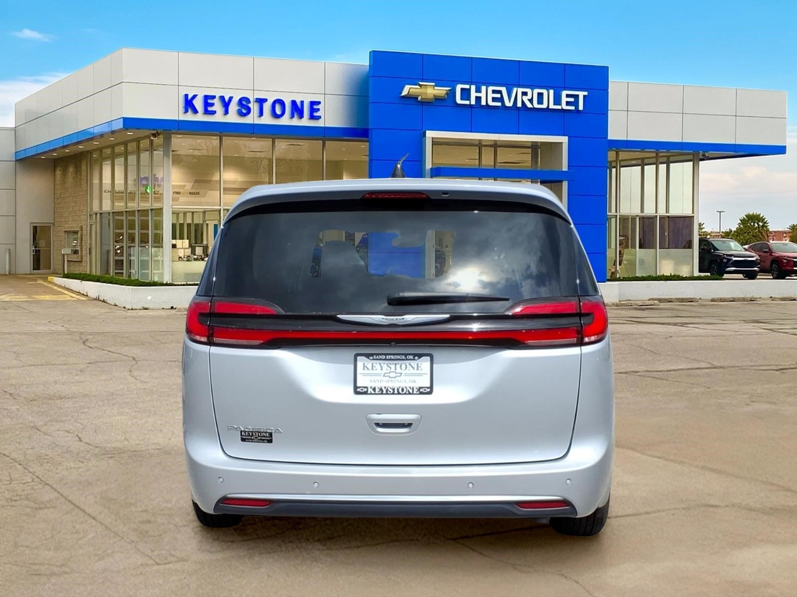 Used 2024 Silver Chrysler Touring L image 6