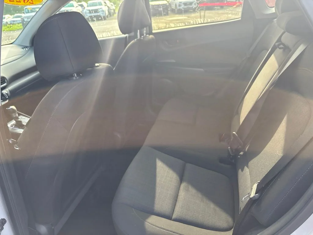 Used 2022 Silver Hyundai SEL image 16