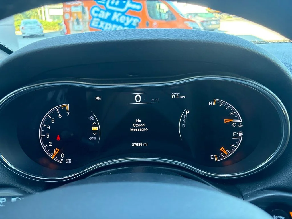 Used 2020 White Jeep Altitude image 5
