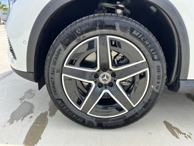 New 2026 Polar White Mercedes-Benz GLC 300 image 7