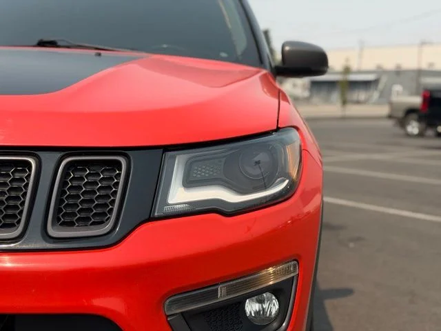 Used 2018 Spitfire Orange Clearcoat Jeep Trailhawk image 7
