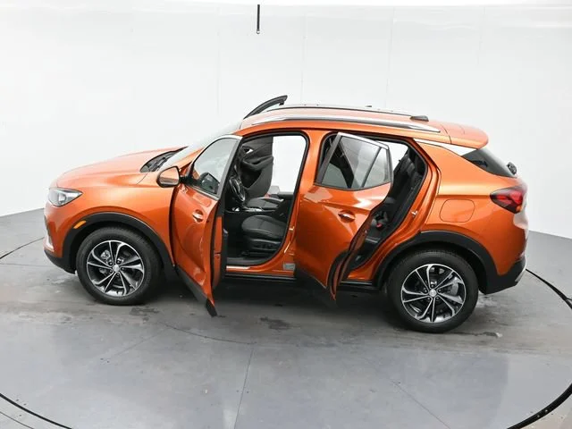 Used 2023 SUNSET GLOW METALLIC Buick Select image 41