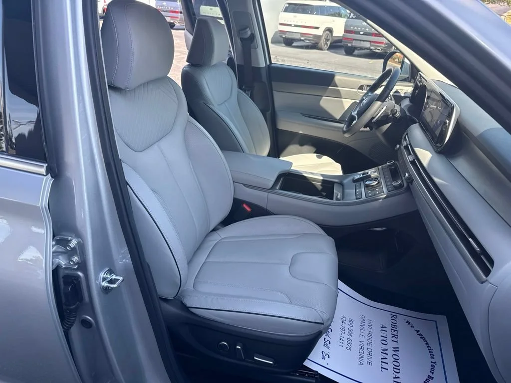 Used 2024 Typhoon Silver Hyundai SEL 7P image 17