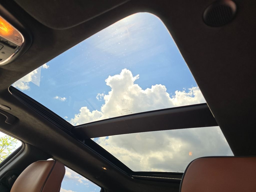Used 2017 Bright White Clearcoat Jeep Summit image 3