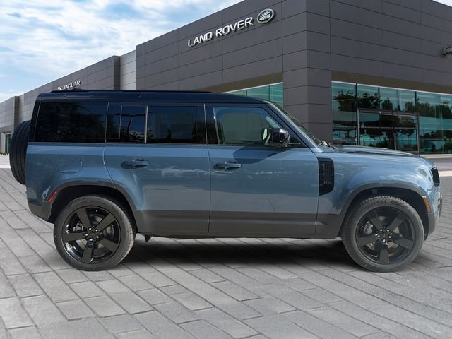 New 2026 Tasman Blue LAND ROVER S image 6