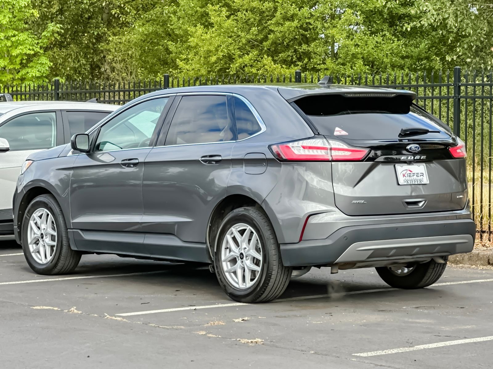 Used 2024 Gray Ford SEL image 5