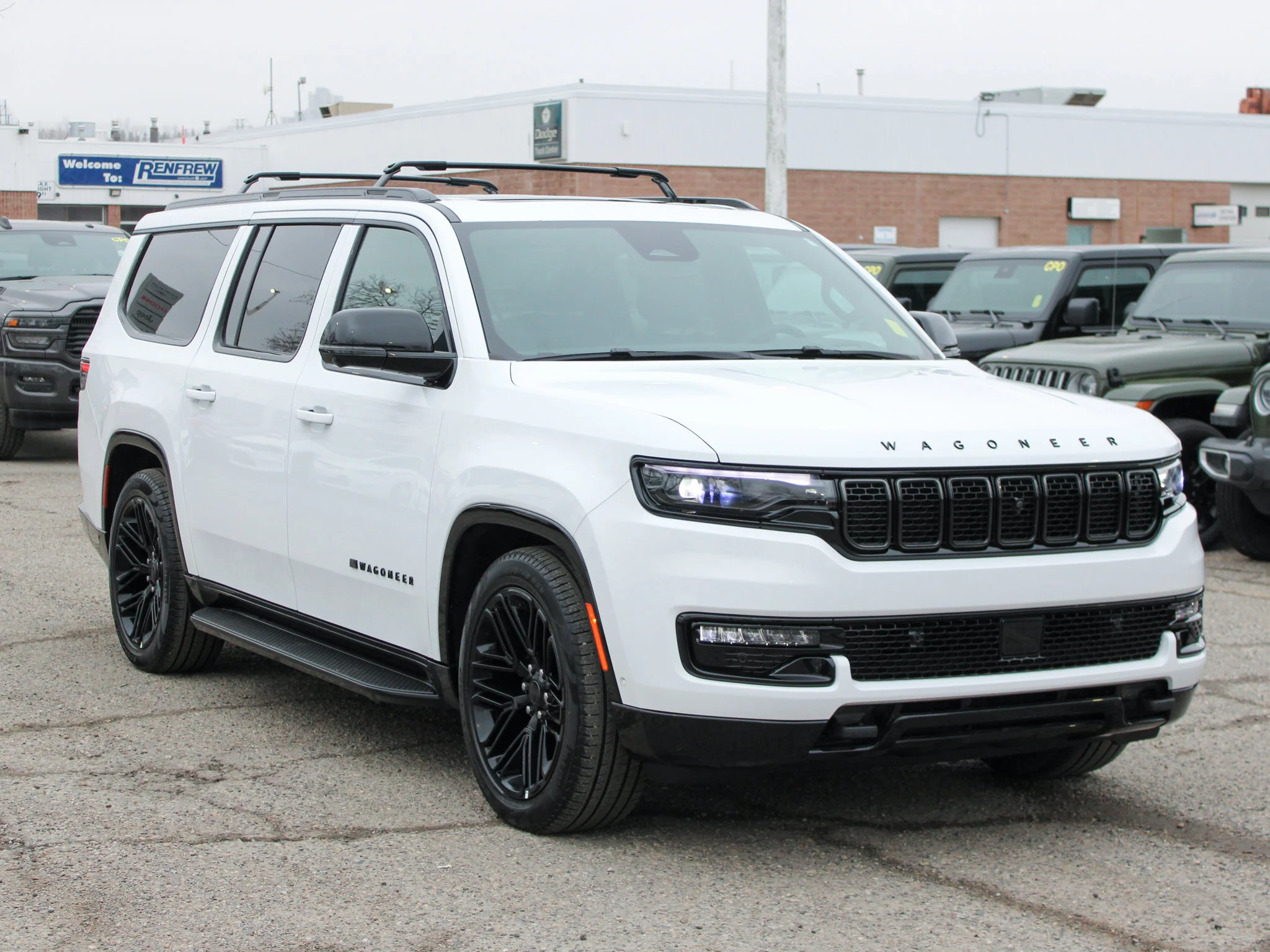 Used 2025 White Jeep Series II Carbide * HD Trailer?Tow | Three Panel Sunroof | 8 Seats | Heated Seats | Apple CarPlay image 9