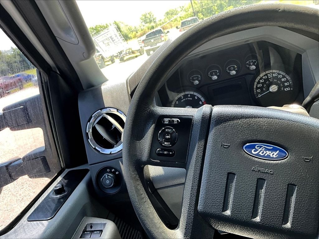 Used 2014 Silver Ford XLT image 14