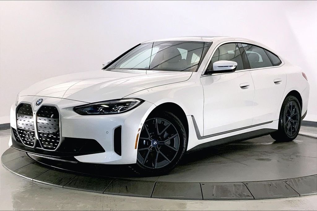 Used 2023 Mineral White Metallic BMW  image 11