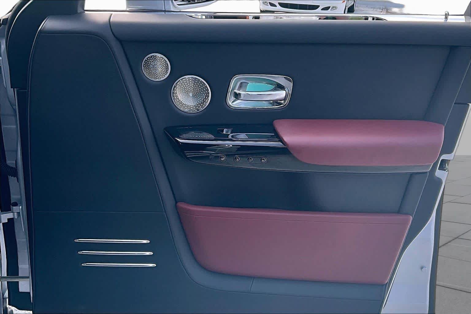 Used 2024 Jubilee Silver Rolls-Royce  image 23