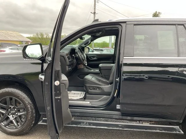 Used 2022 Black Chevrolet High Country image 30