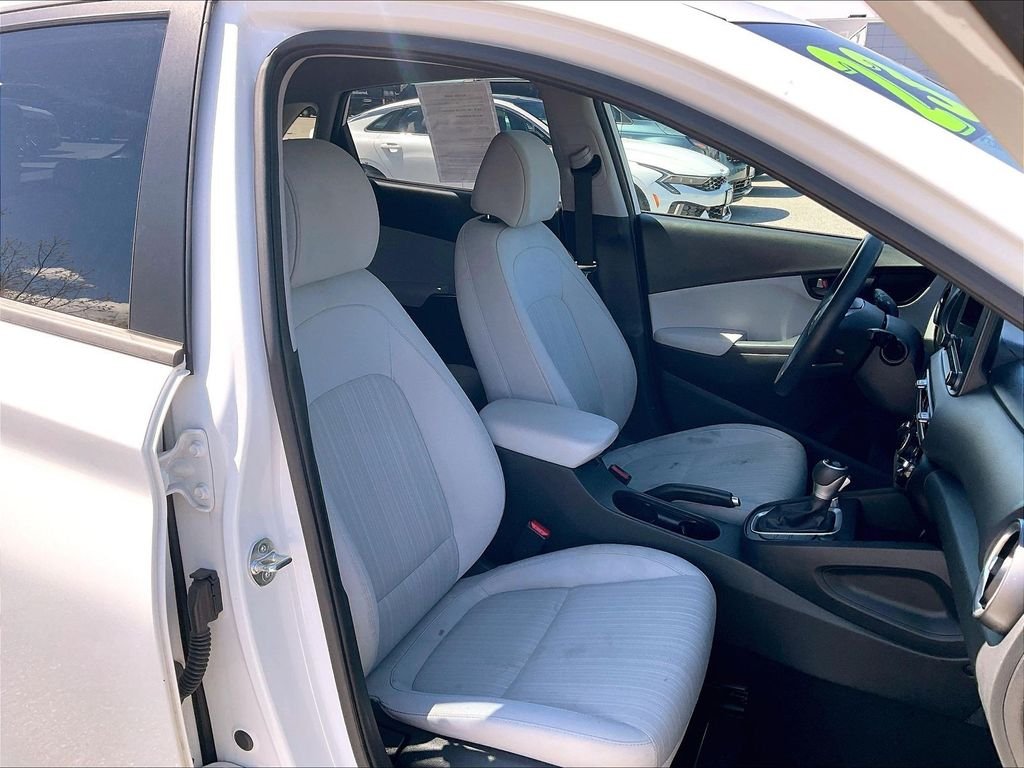 Used 2023 White Hyundai SEL image 10