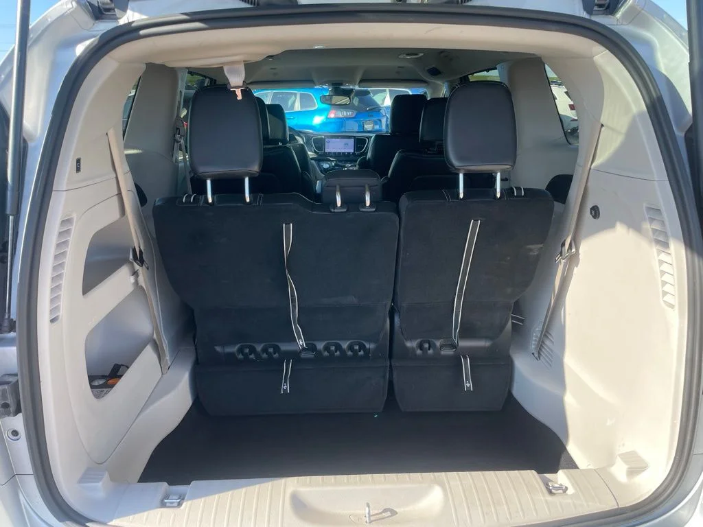 2024 Chrysler Pacifica Touring L - Photo 32