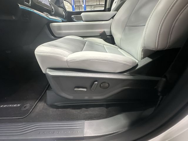 New 2027 White Ford Platinum image 18