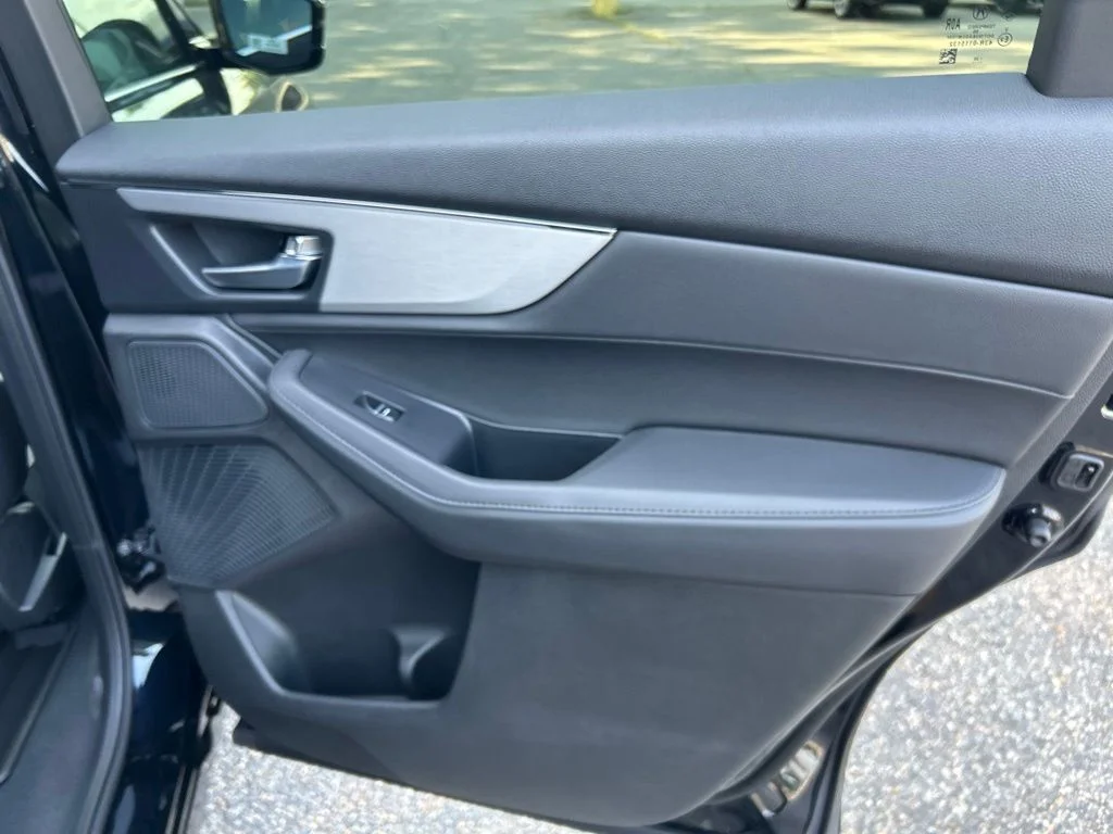 New 2026 Majestic Black Pearl Acura Base image 25