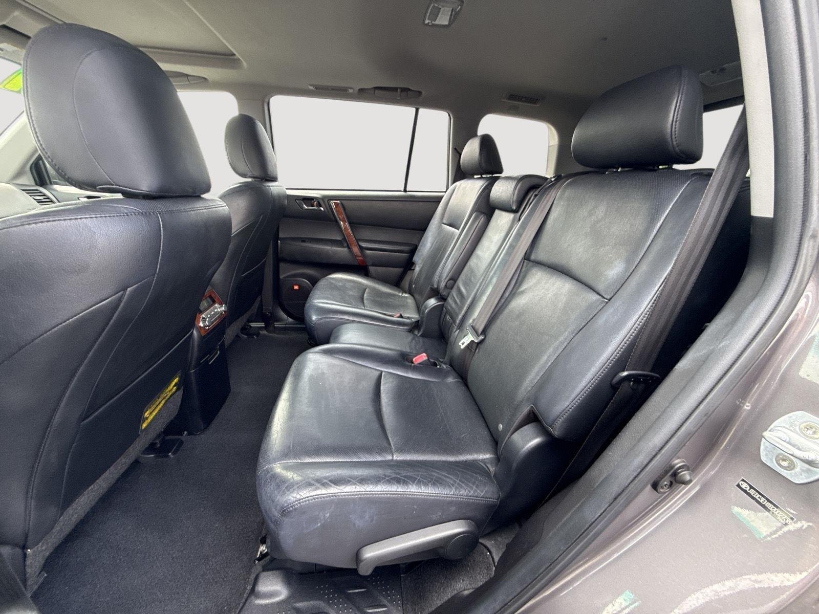 Used 2011 Predawn Gray Mica Toyota Limited image 24