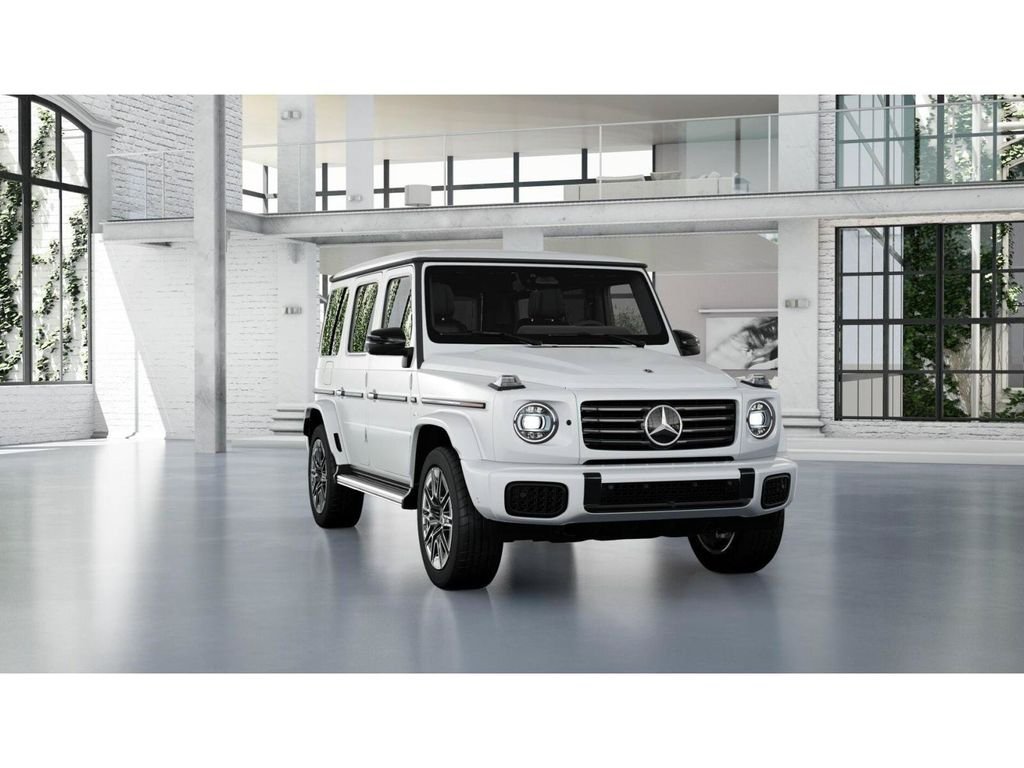 Used 2025 MANUFAKTUR Moonlight White Magno Mercedes-Benz G 580 image 9