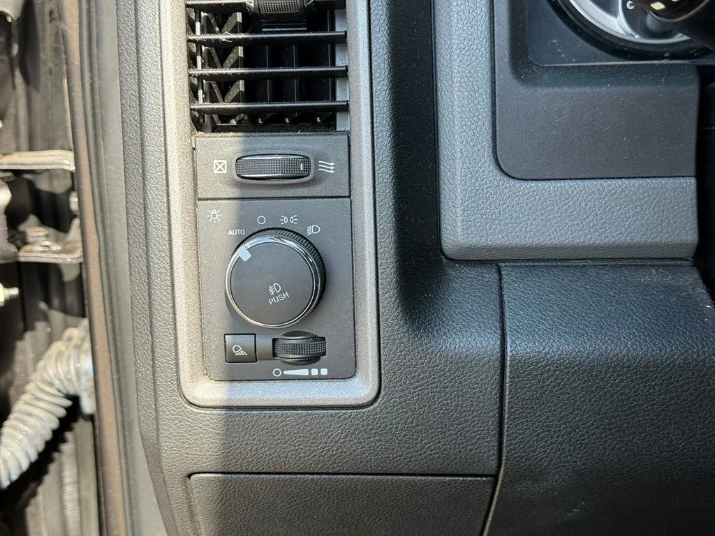 Used 2018 Gray Ram Express image 20