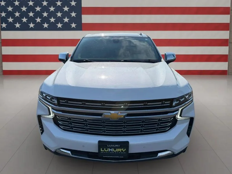 Used 2022 White Chevrolet Premier Sport Utility 4D image 9