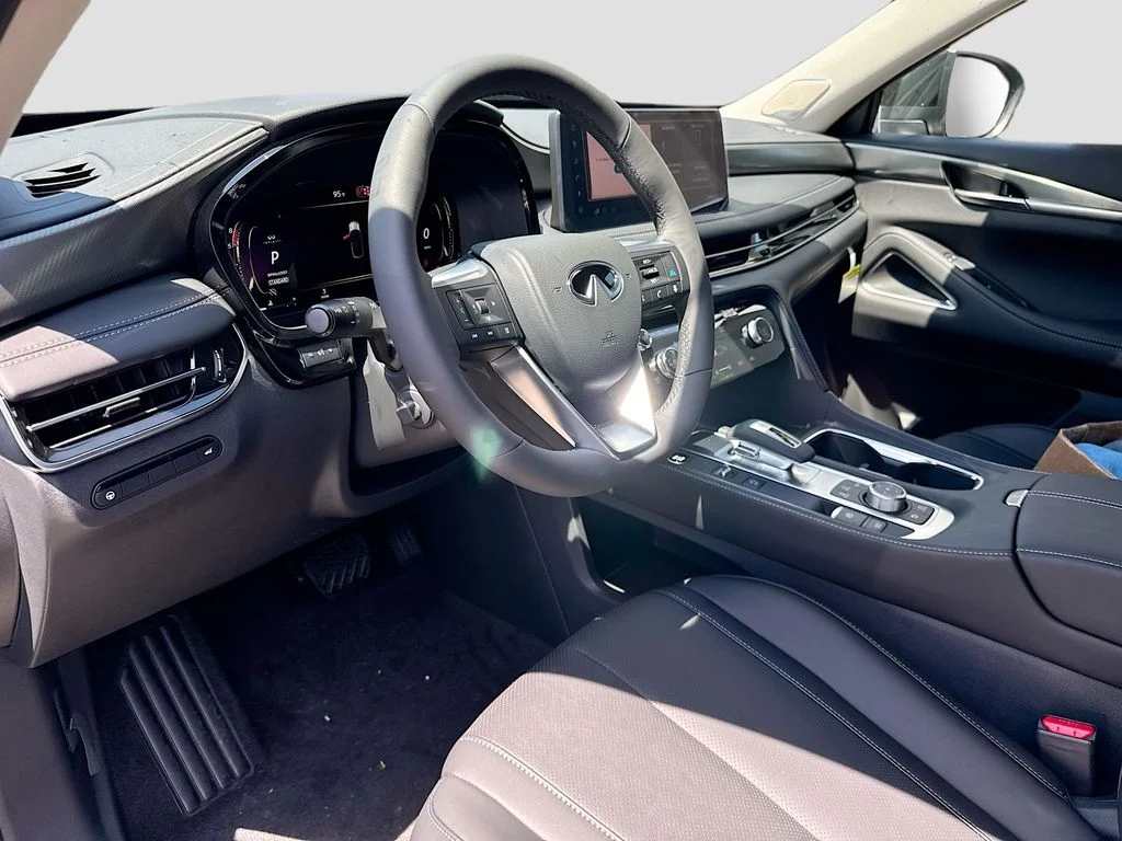 New 2027 HARBOR GRAY INFINITI Luxe FWD image 9