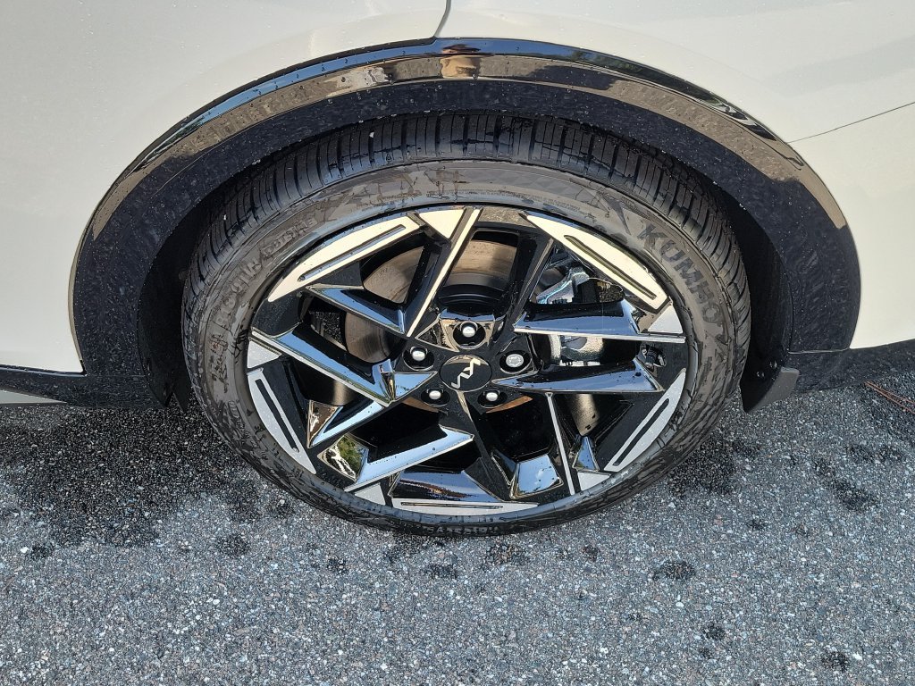 New 2026 Snow White Pearl Kia GT-Line image 36