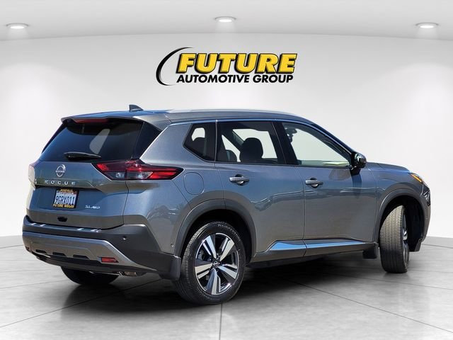 Used 2023 Gray Nissan SL image 4