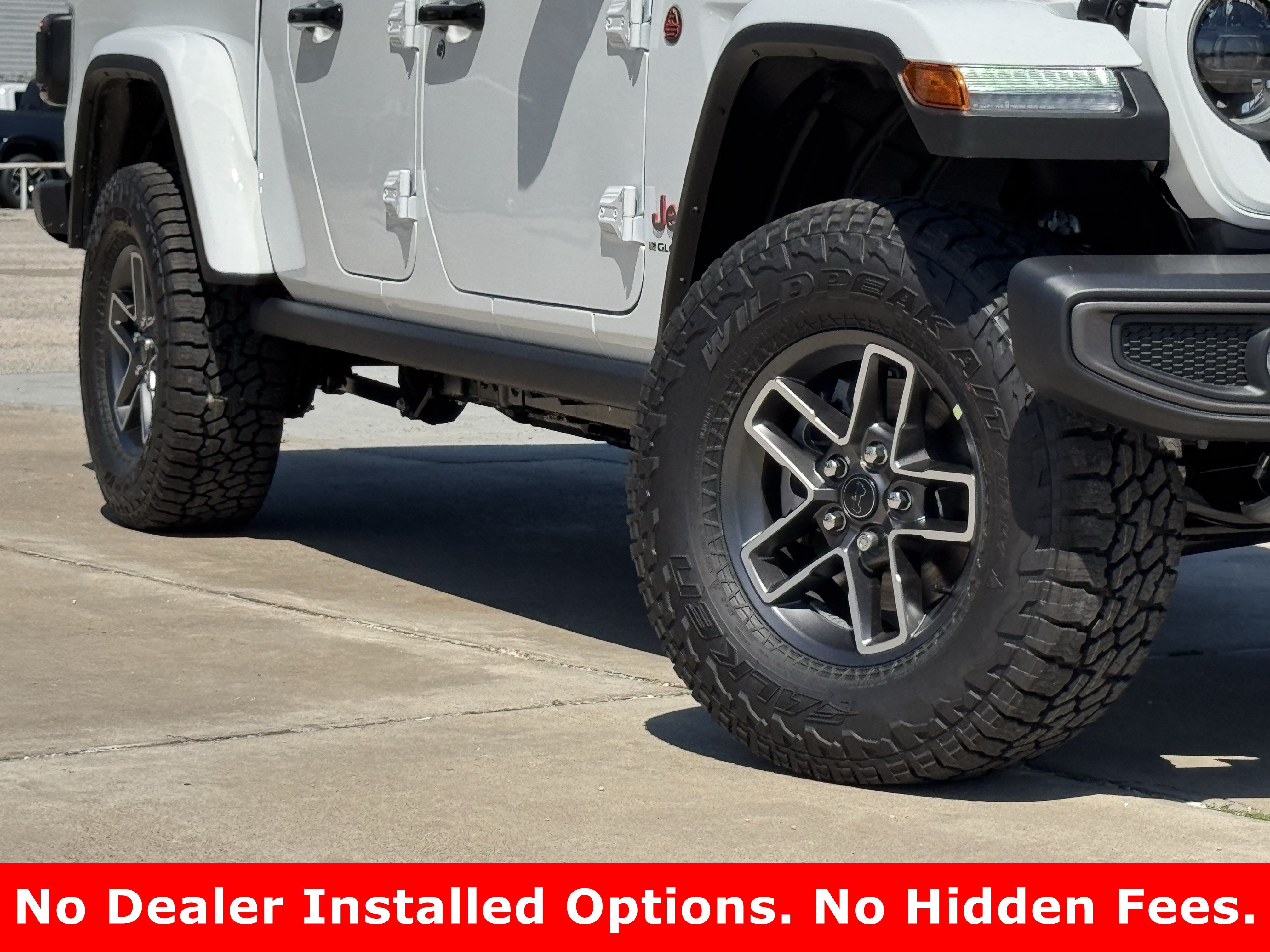 New 2026 Bright White Clear-Coat Exterior Paint Jeep Mojave image 11