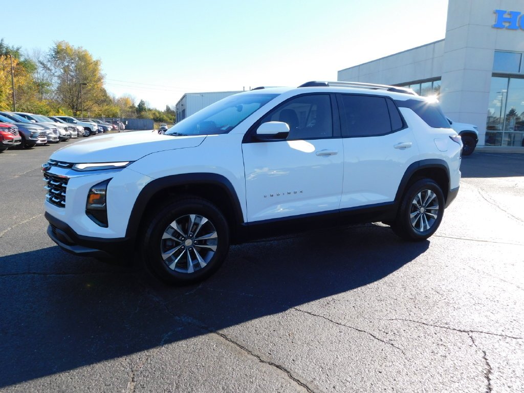 Used 2025 White Chevrolet LT image 7