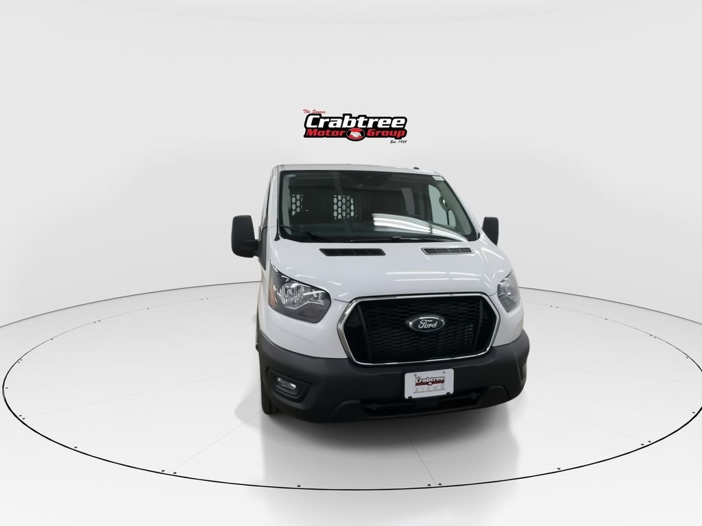 Used 2025 White Ford Base image 3