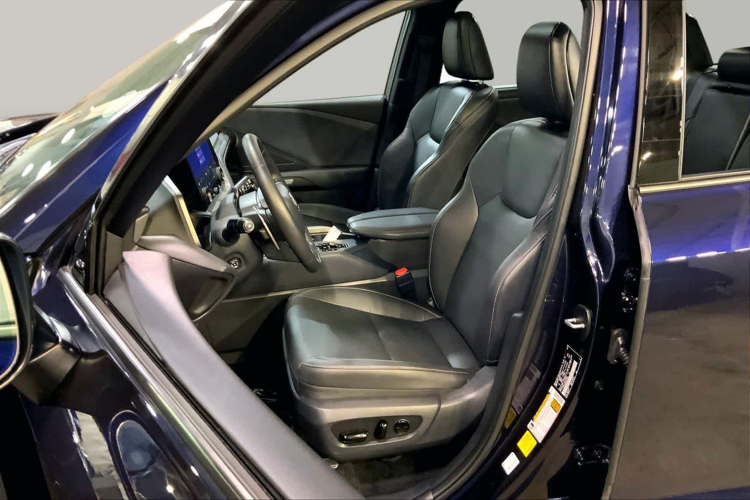 Used 2025 Nightfall Mica Lexus Premium image 8