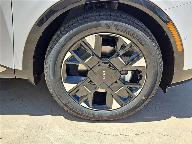 New 2026 Glacial White KIA SX-Prestige Front-Wheel Drive image 5