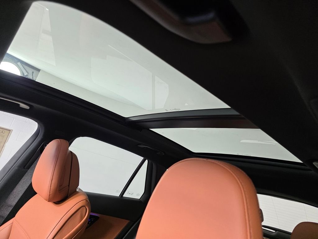 New 2027 Black Mercedes-Benz GLC 300 image 9