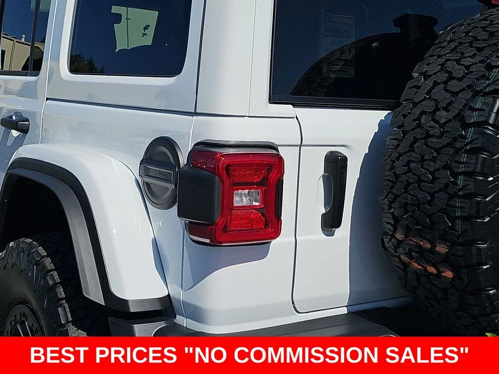 New 2026 Bright White Clear-Coat Exterior Paint Jeep Rubicon X image 34
