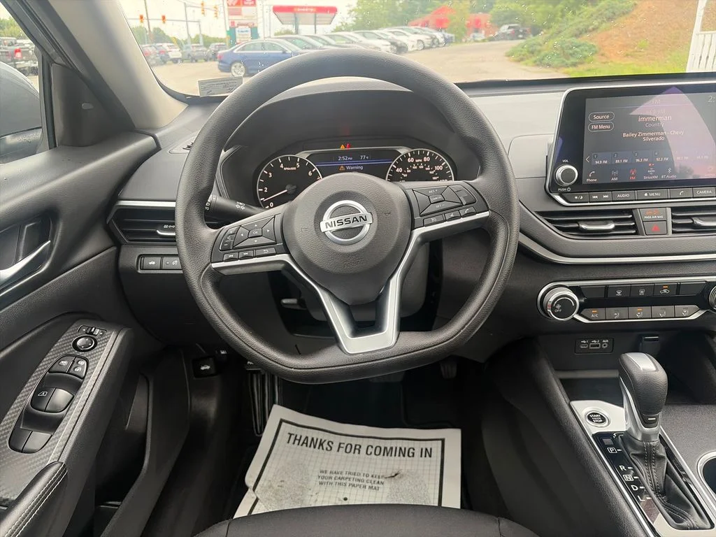 Used 2022 Gray Nissan 2.5 SV image 14