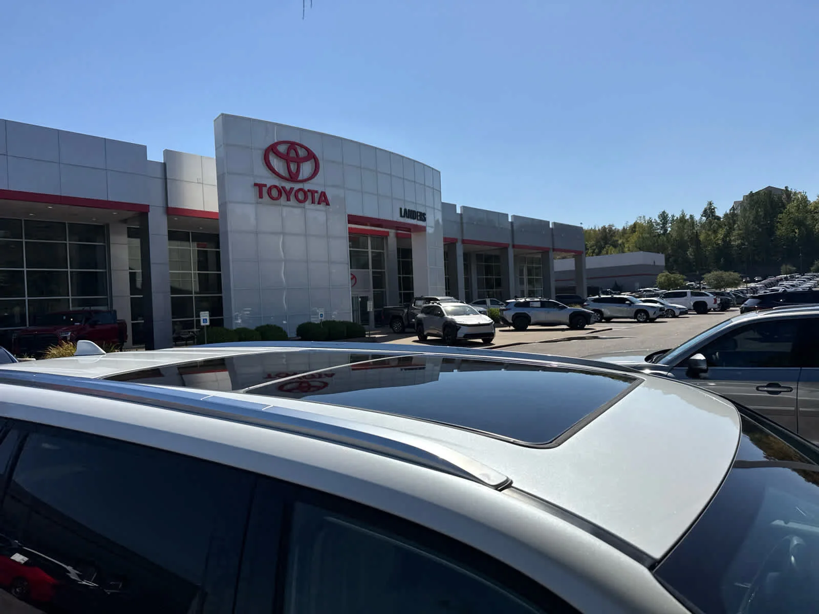 Used 2024 Wind Chill Pearl Toyota Platinum image 3