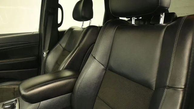 Used 2020 Silver Jeep Altitude image 21