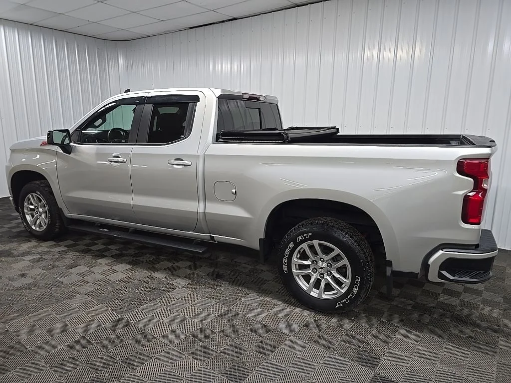 Used 2020 Silver Chevrolet RST image 4