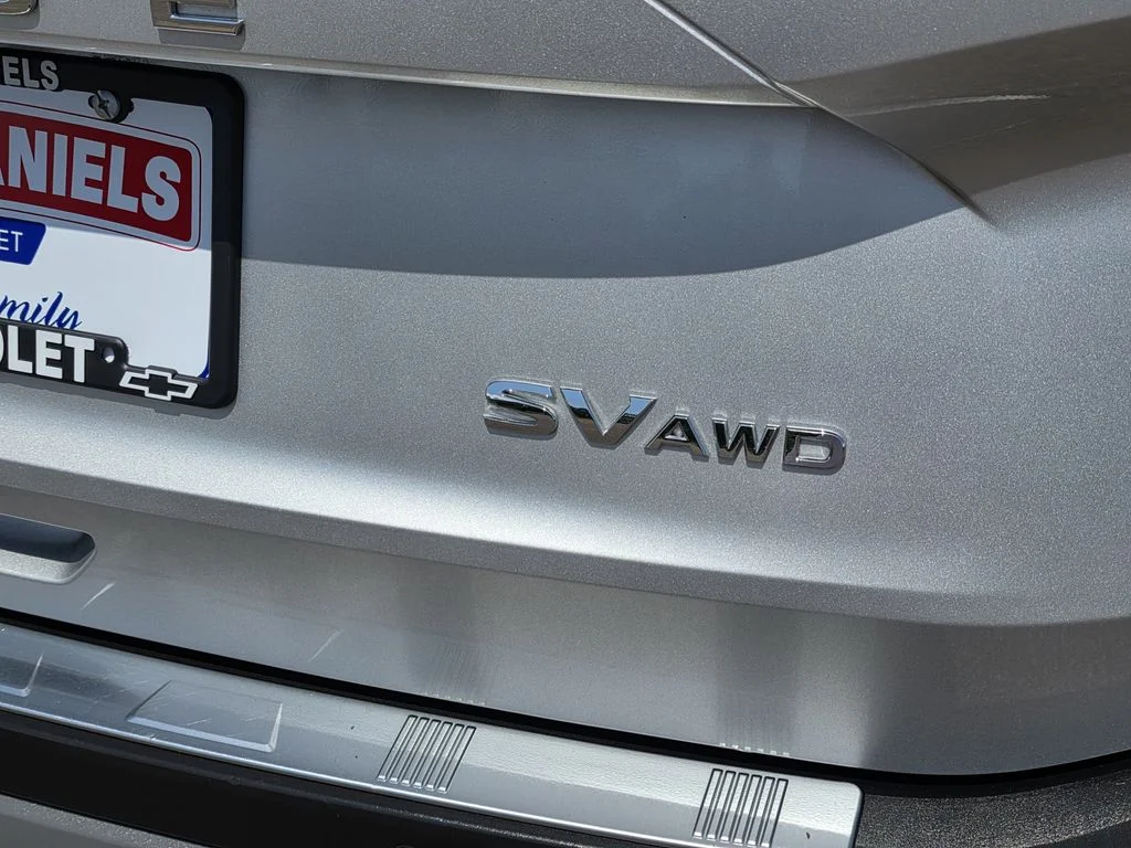 Used 2023 Silver Nissan SV image 33