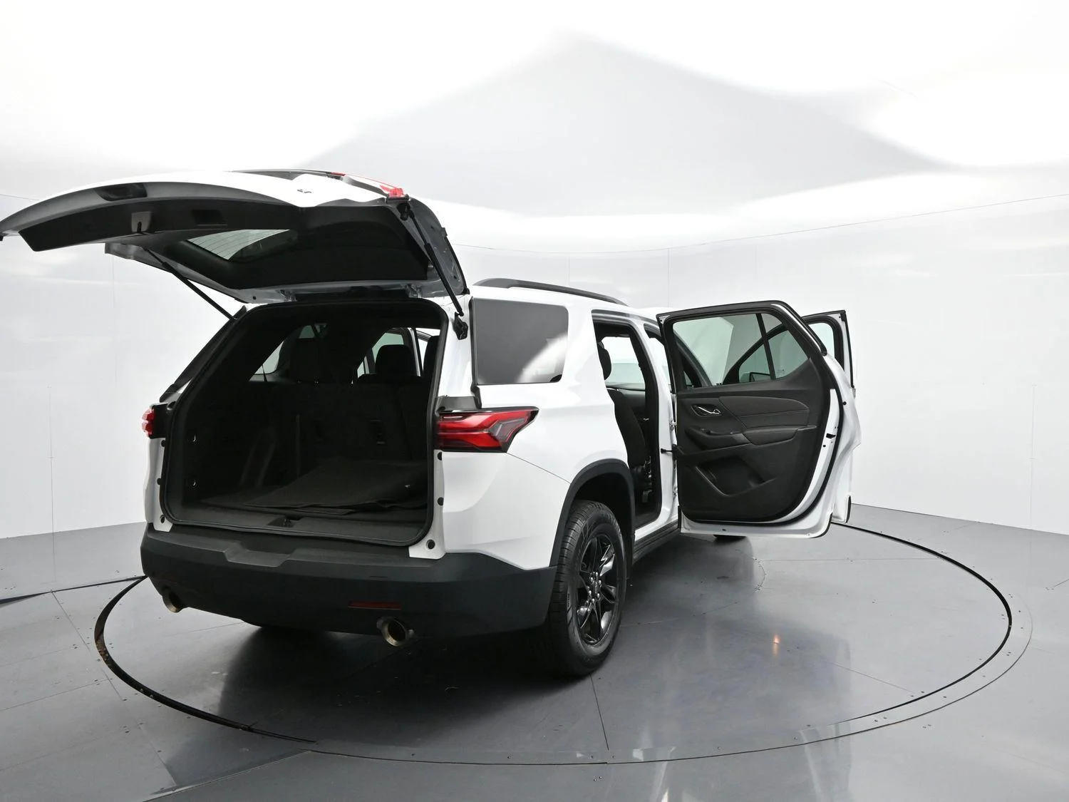 Used 2023 Summit White Chevrolet LT Cloth image 45