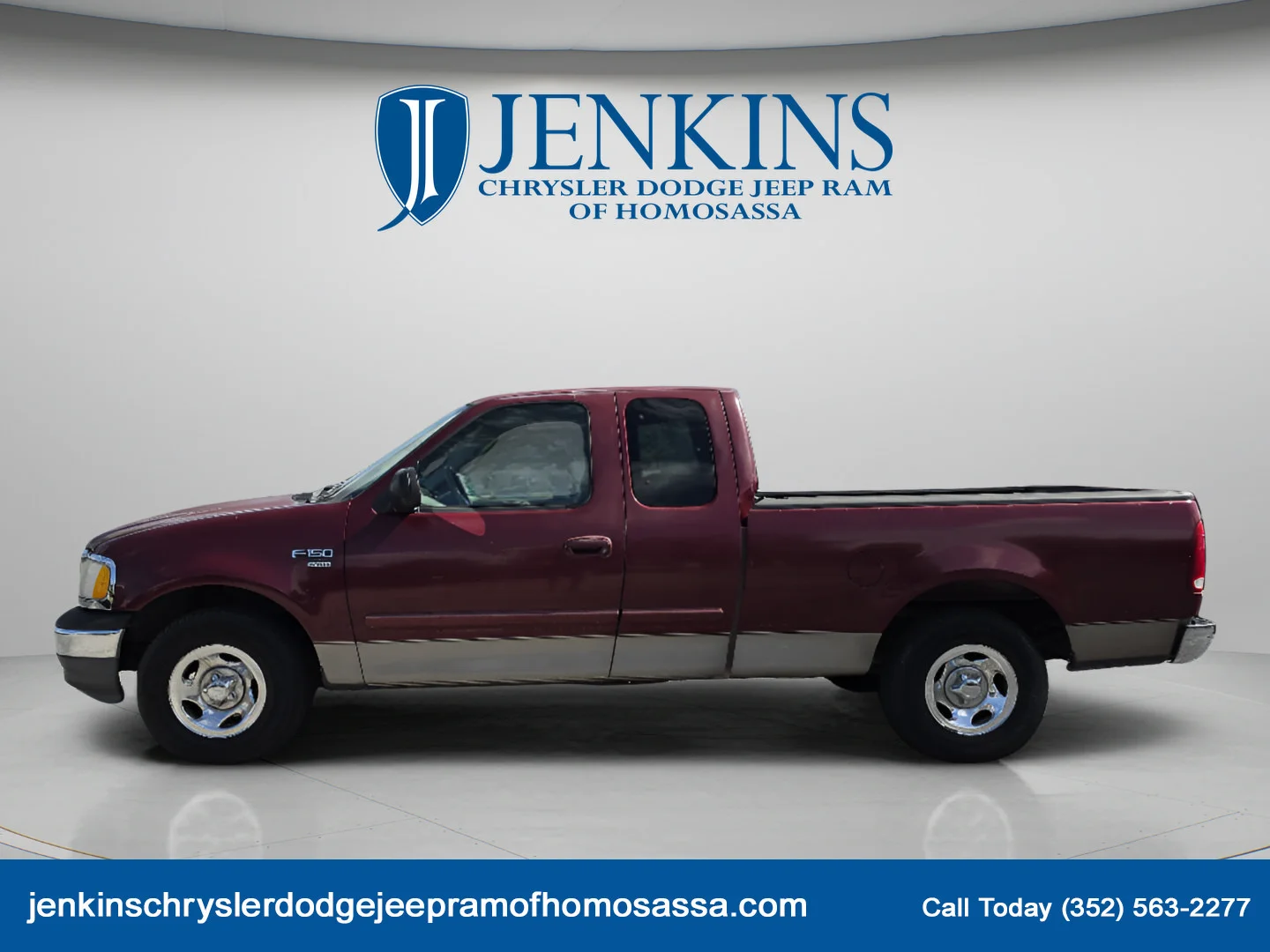 Used 2003 Red Ford  image 9