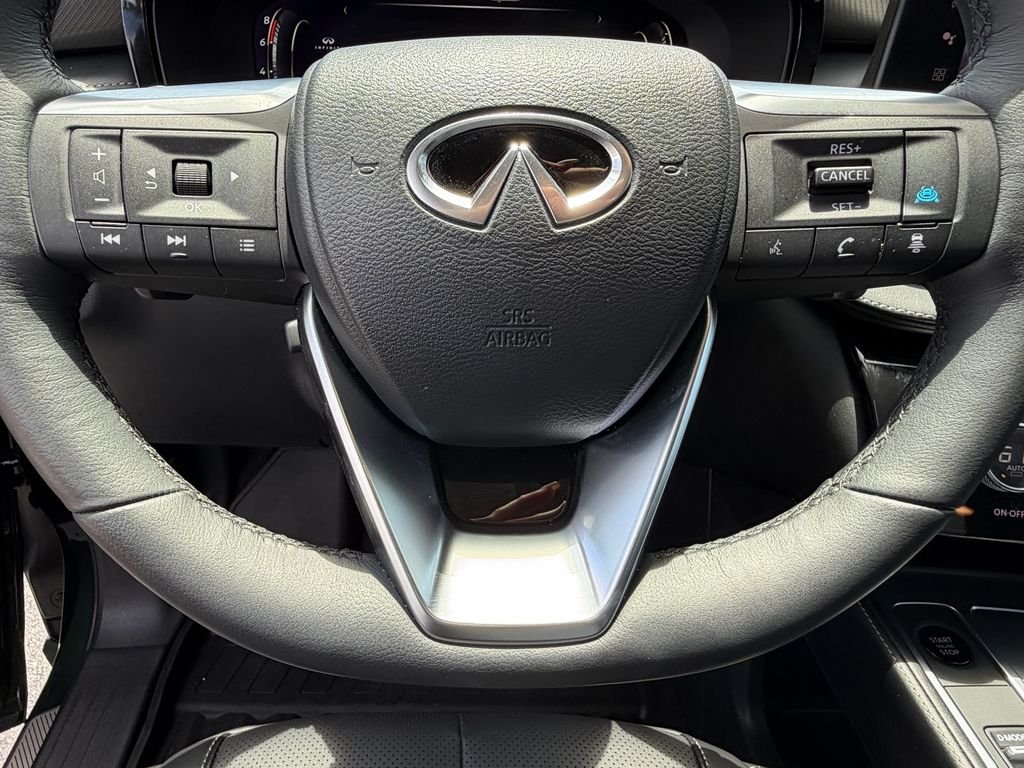 Used 2026 Green INFINITI LUXE image 25