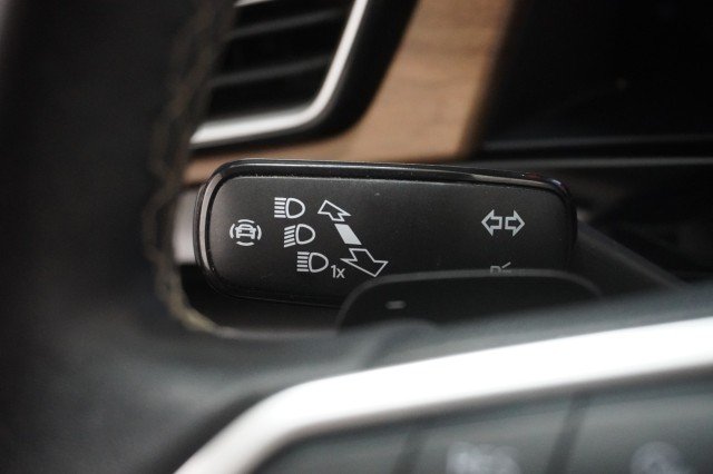 Used 2024 BLACK Volkswagen 2.0T SE w/Technology image 29