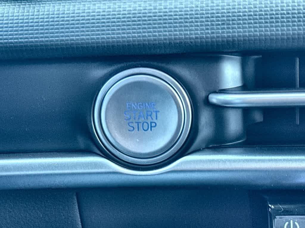 New 2026 Shimmering Silver Hyundai SEL Plus FWD image 17